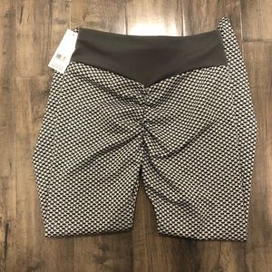 NWT scrunched booty leggings